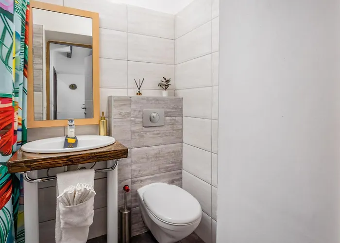 Cozy In Bater With House Sea View