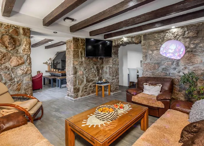 Cozy In Bater With House Sea View بيت للعطل