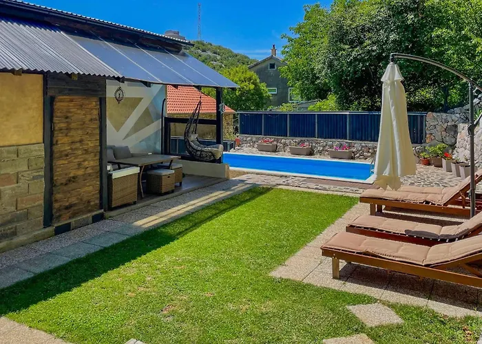 Cozy In Bater With House Sea View Vikendica